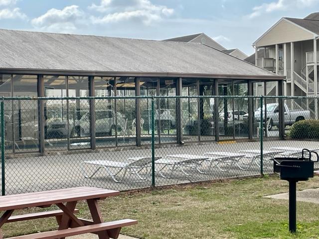 Building Photo - 1025 Plantation Dr W