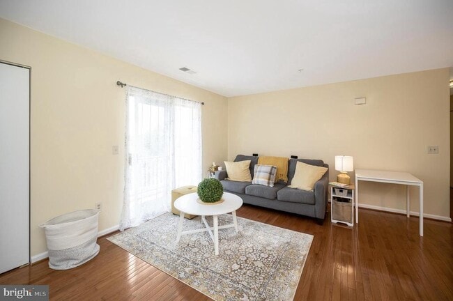 Primary Photo - 43 White Pine Cir