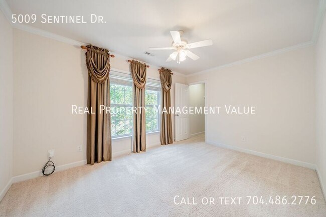 Building Photo - 5009 Sentinel Dr