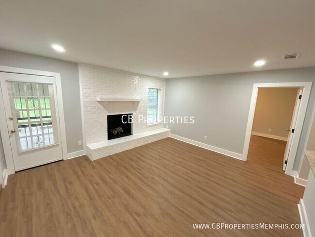 Building Photo - 1326 Whitewater-