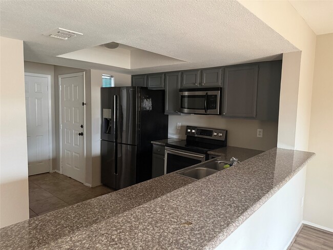 Building Photo - 4444 Victory Dr