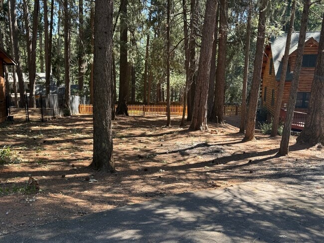 Building Photo - 6072 Guilford Cir