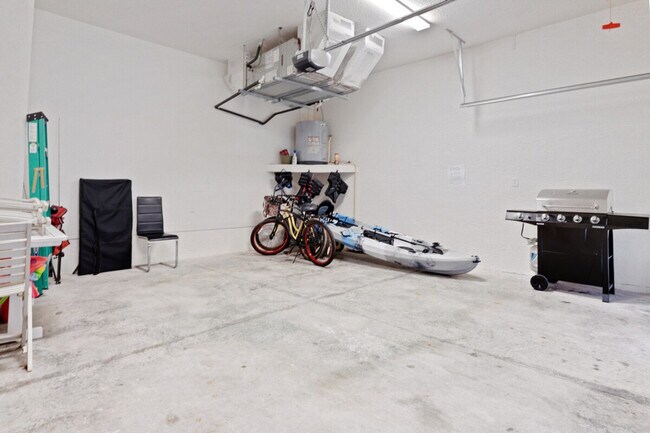 Building Photo - 10229 W Middleburg Loop