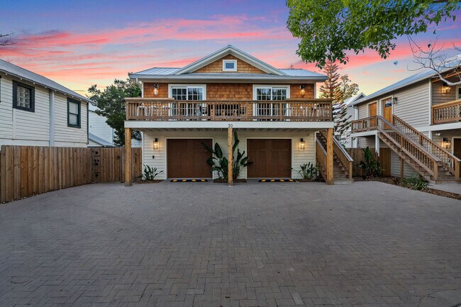 Building Photo - 30 W Castillo Dr