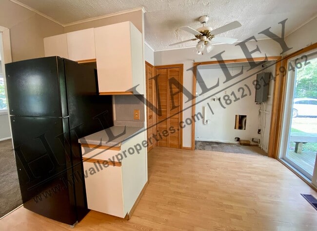 Building Photo - Two Bedroom Home