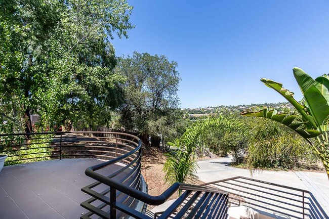 Building Photo - AMAZING ALPINE HOME WITH STUNNING VIEWS, 3...