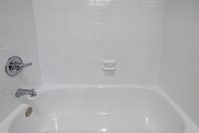 Building Photo - 3300 Pebblebrook Dr