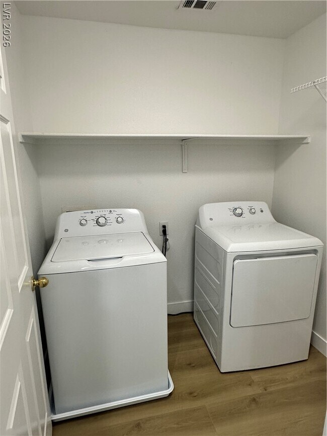 Building Photo - 9639 W Post Rd