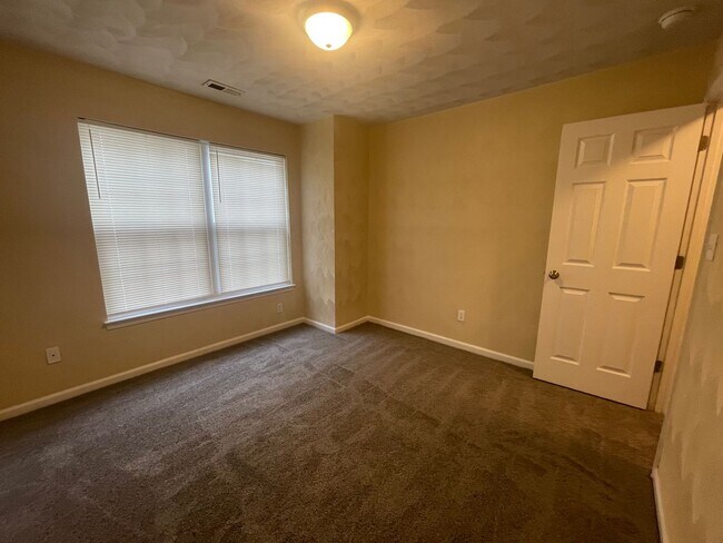 Building Photo - GORGEOUS SINGLE FAMILY 3BR/2.5BA PARK PLAC...