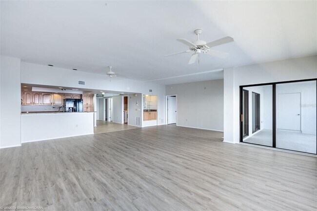 Building Photo - 1750 Jamaica Way