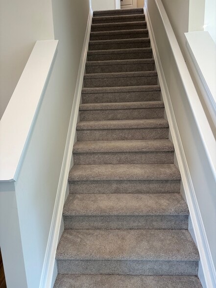 Building Photo - 2013 Lyndon Green Cir