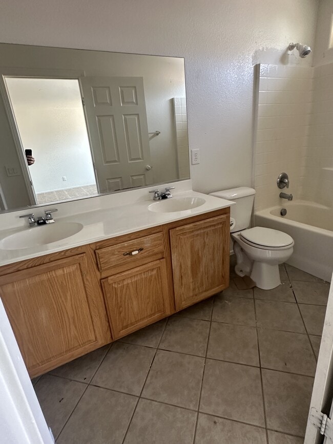 Building Photo - 6529 Adonis Heights St