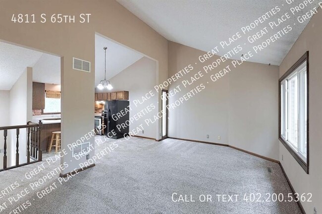 Building Photo - 4811 S 65th St