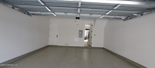 Building Photo - 1614 Bridgeton Dr
