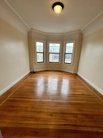 Building Photo - 5650 Mission St