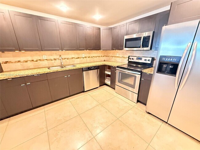 Primary Photo - 5604 Hayes St