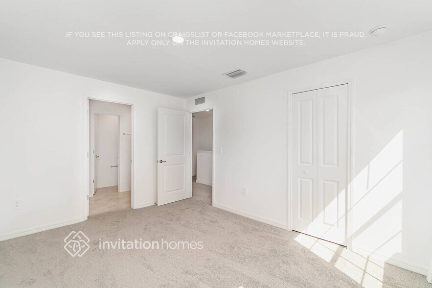 Building Photo - 7161 Greenwood Park Cir
