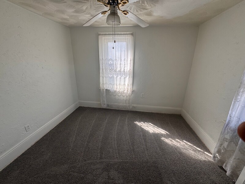 Building Photo - 576 Noah Ave