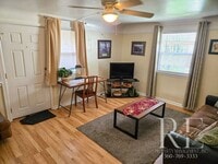 Building Photo - Furnished Cozy 1-Bd Near PSNS