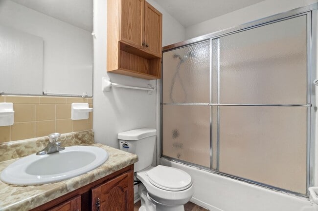 Building Photo - 3BR/1.5BA Duplex in Southwest Columbia. 1....