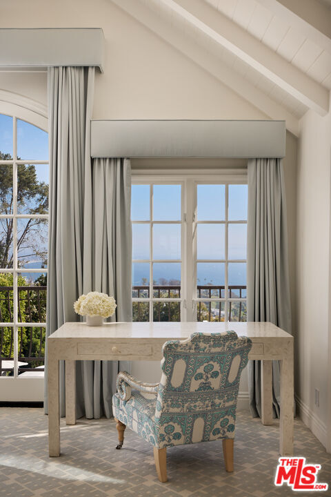 Building Photo - 541 Paseo Miramar