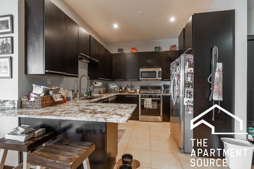 Building Photo - 2348 N Lister Ave