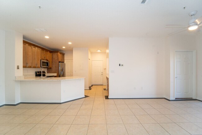 Building Photo - 3/2 Apartment with Garage