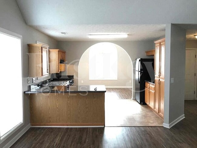 Building Photo - 8118 Birch Walk Dr