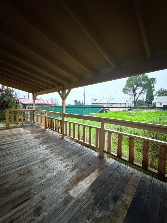 Building Photo - Spacious Home in S. Redding w/ New Upgrades