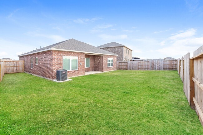 Building Photo - 14001 Freeboard Dr