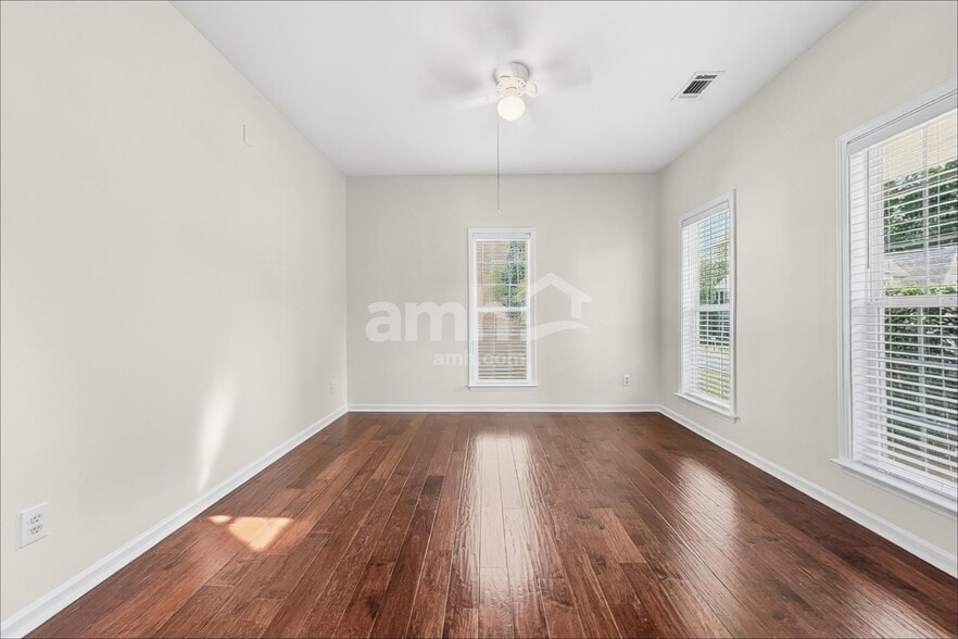 Building Photo - 108 Tilton Dr