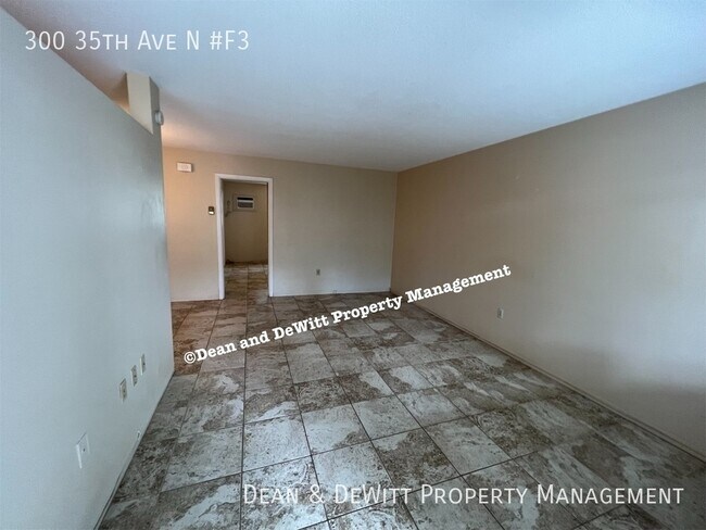 Building Photo - NE St Pete 1/1 Affordable Condo