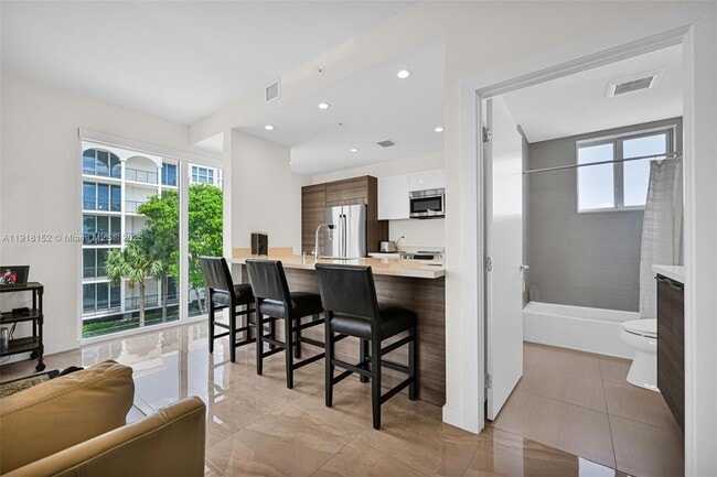 Building Photo - 1900 SE 2nd St