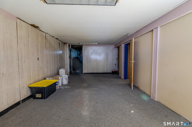 Building Photo - 24 Park Ln W