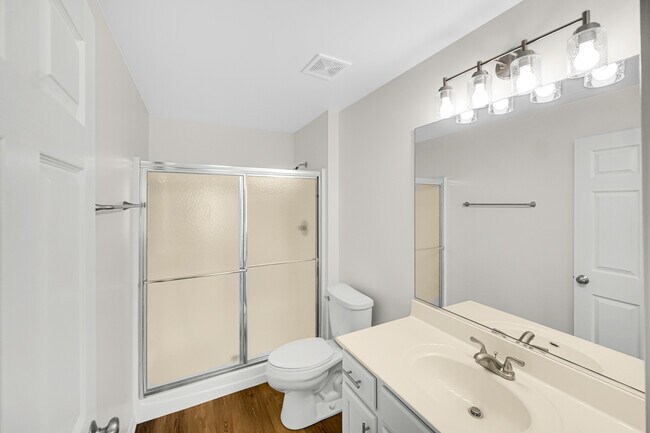 Building Photo - 2325 Summerlin Dr