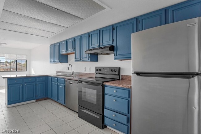 Building Photo - 2221 N Jones Blvd