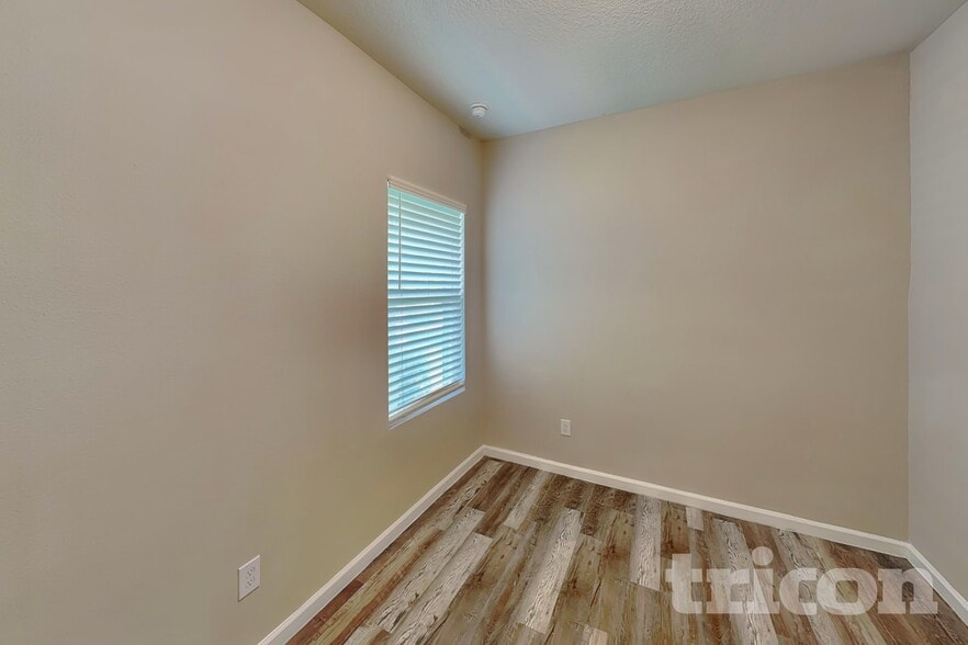 Building Photo - 1073 Cades Cv Wy