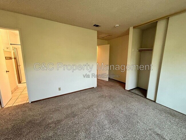 Building Photo - 258 Yellowstone Dr