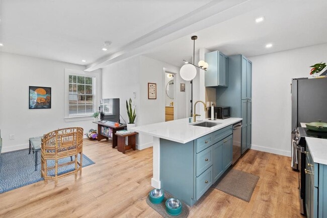 Building Photo - 2808 Jefferson St