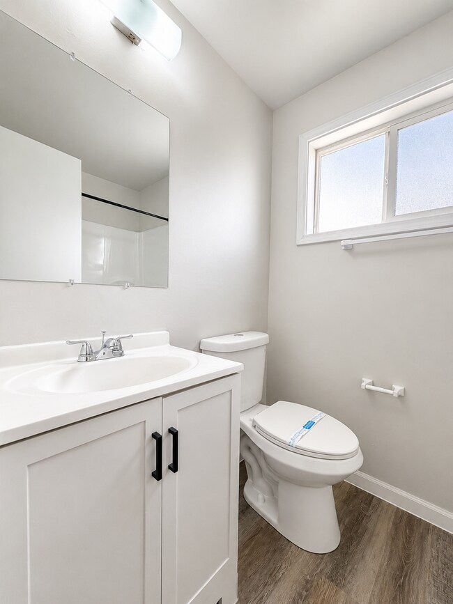 Building Photo - 610 Denslowe Dr