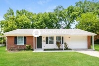 Building Photo - 3 Bedroom Pet-Friendly Home in Cincinnati, OH with Main Street Renewal