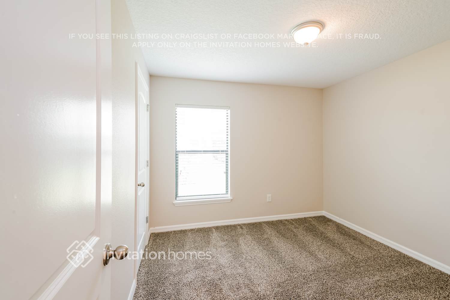 Building Photo - 11833 Thicket Wood Dr