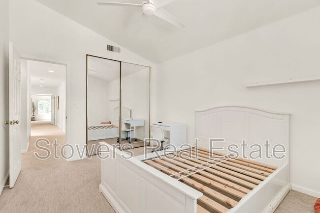 Building Photo - 690 Glasgow Cir