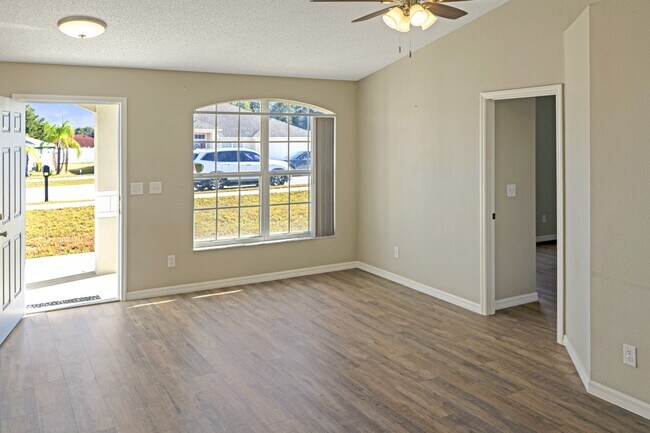 Building Photo - 1117 Peregrine St