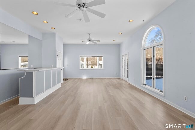 Building Photo - 338 Kenwood Ave