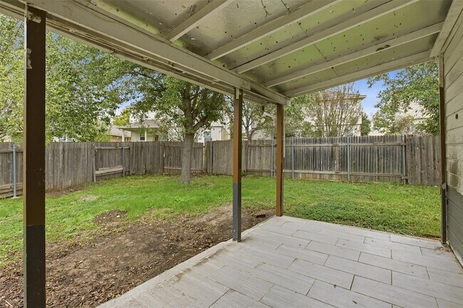 Building Photo - 11505 Plow Horse Cove