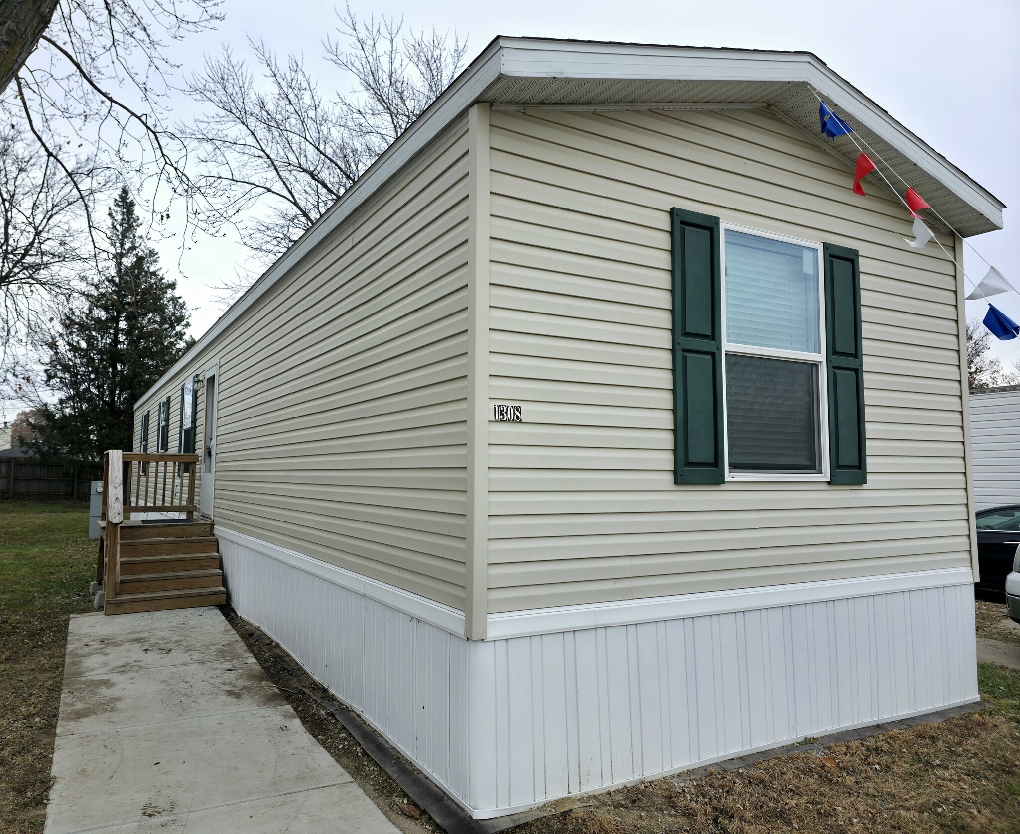 Building Photo - 1308 W Arlington Ave