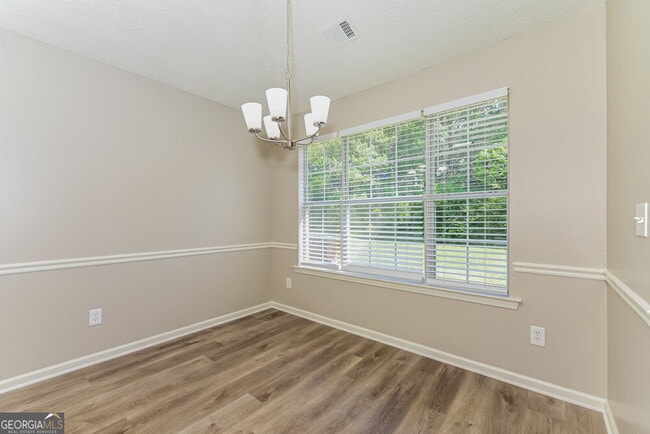Building Photo - 1825 Courtyard Ln