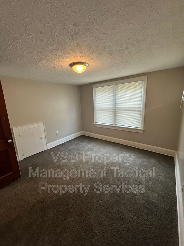 Building Photo - 2078-2018 18th St SW