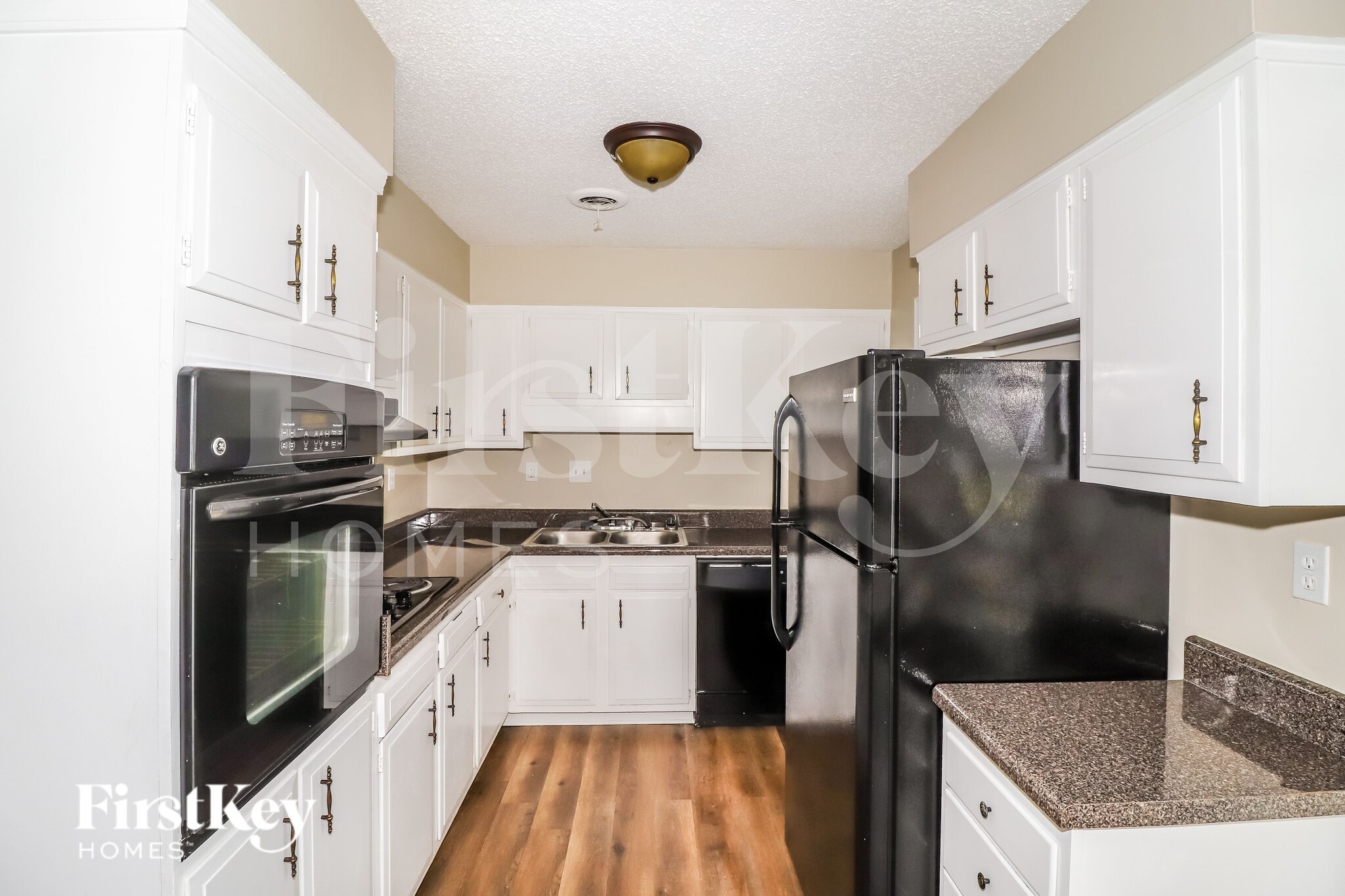 Building Photo - 6052 Scarlet Leaf Dr